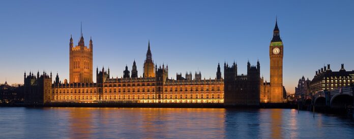 برطانیہ (UK) جانے کے قانونی راستے: پوائنٹس سسٹم کی مکمل گائیڈ